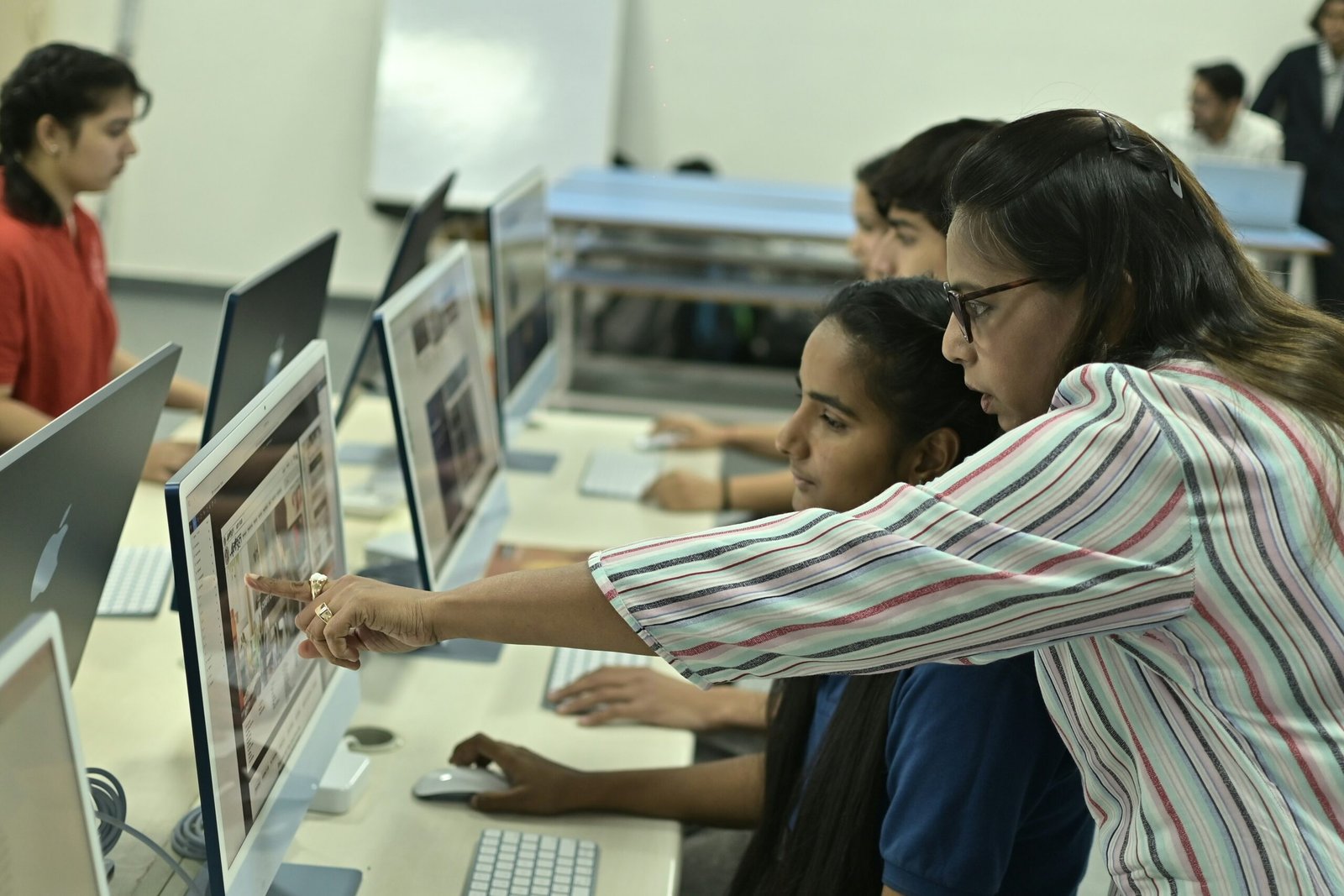 poddar-group-of-institutions-ereEoYDIl20-unsplash
